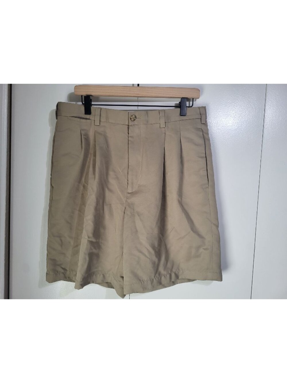 PGA Tour Men's SZ 34 Khaki Pleated Golf Athleisure Shorts